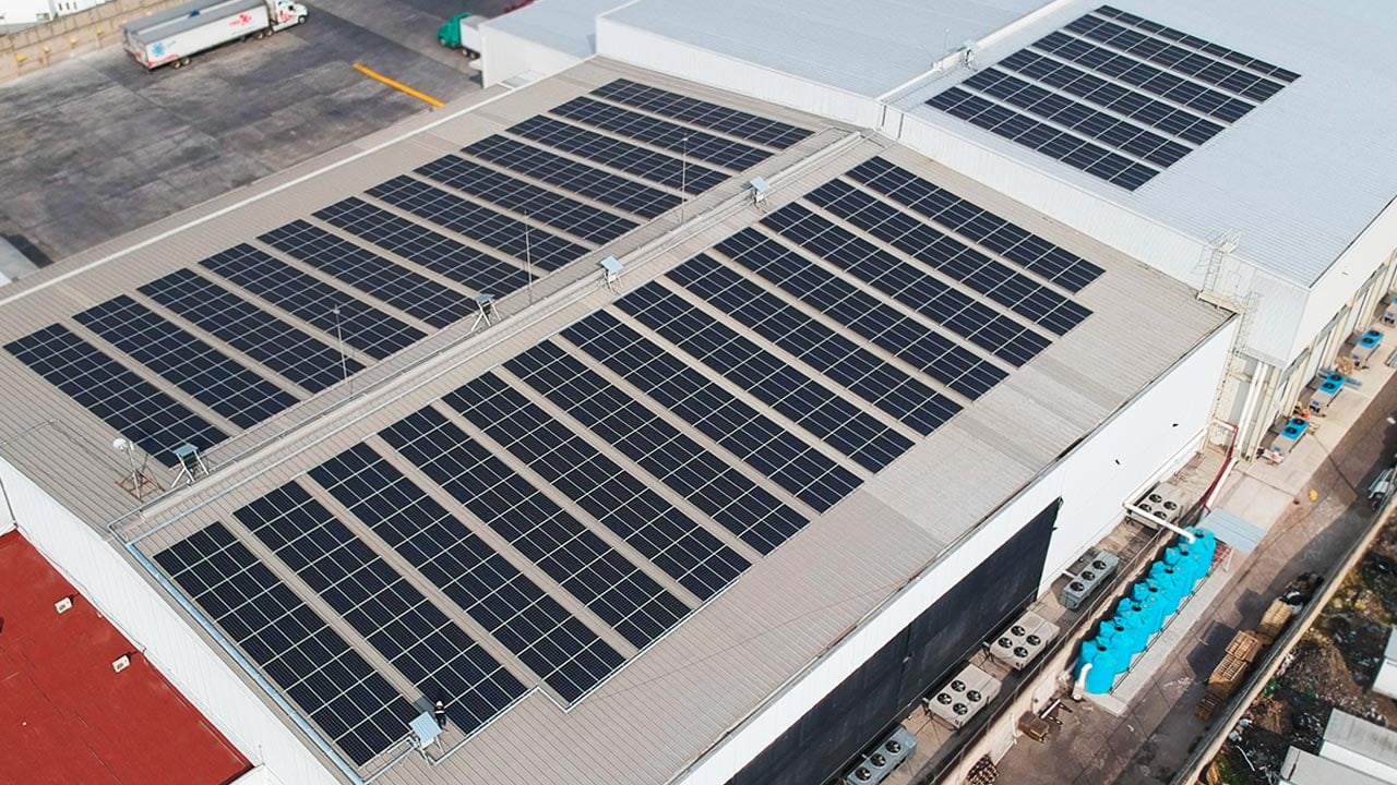 paneles-solares-en-industria-de-alimentos-y-bebidas