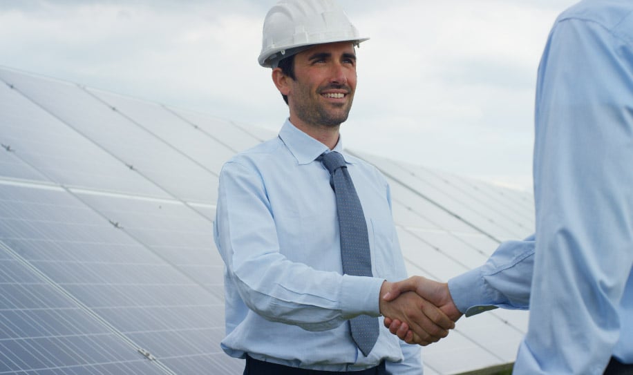reduccion-de-costos-a-traves-de-paneles-solares