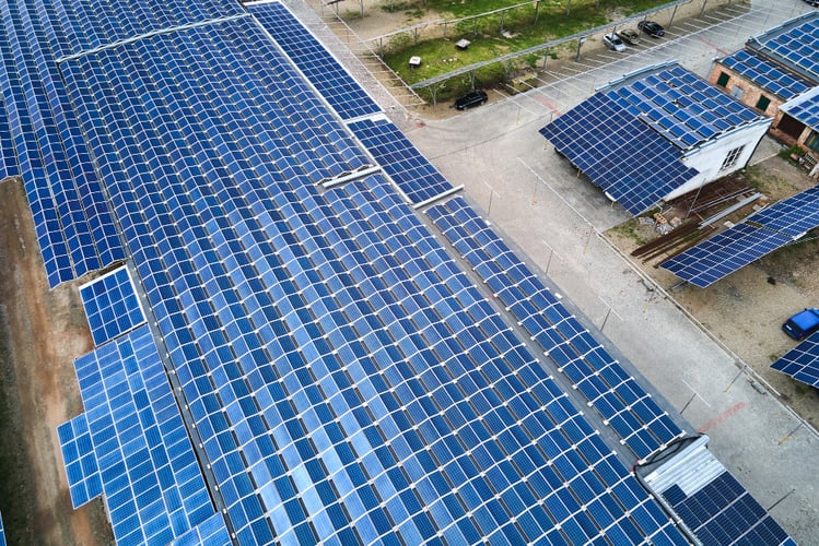 Fotovoltaica crece 22% globalmente en 2022, el doble que el conjunto de renovables
