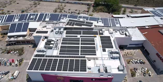 nearshoring-microrredes-paneles-solares-enlight