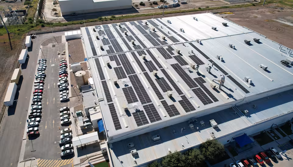 GKN Aerospace impulsa la descarbonización con energía solar en México